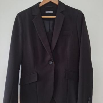 Kostim, črn, znamke Montego