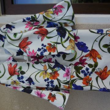 NOV CVETLIČNI KOSTIM KRILO IN JAKNA Z ETIKETO 42