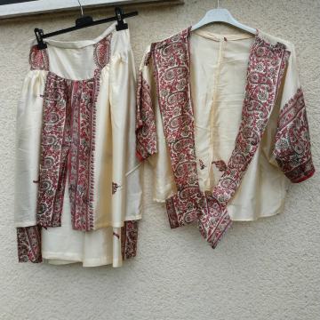 SVILEN BEŽ CVETLIČNI KPL KRILO/JAKNA