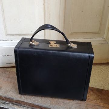 KOVČEK KOZMETIČEN USNJEN