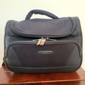 Kozmetični kovček (temno moder)