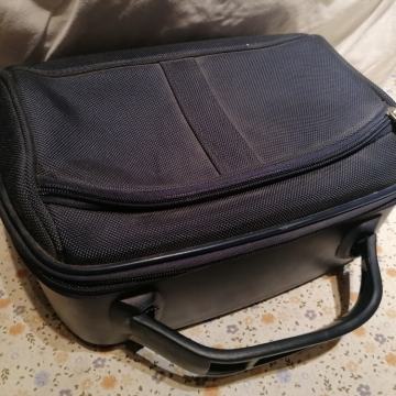 NESESER 31 x 21 x 15 cm