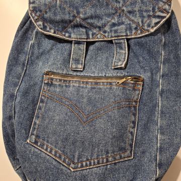 NOV NAHRBTNIK IZ JEANSA