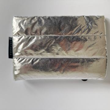 Srebrna toaletna torbica Sephora