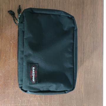 Toaletna / kozmetična torbica znamke Eastpak