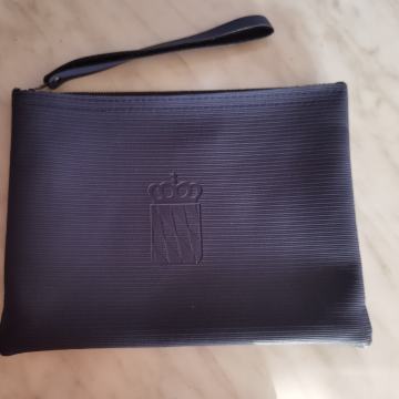 Toaletna torbica/nerabljena 22x17cm