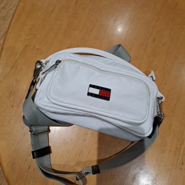 Tommy Hilfiger, ženska torbica, bele barve
