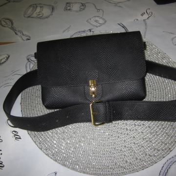 torbica črna opasna