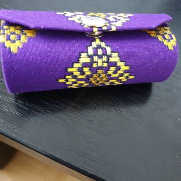 Zelo lep nov etui za šminko, uhane itd.- Tajska