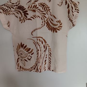 BEŽ Z RJAVIM VZORCEM TOP