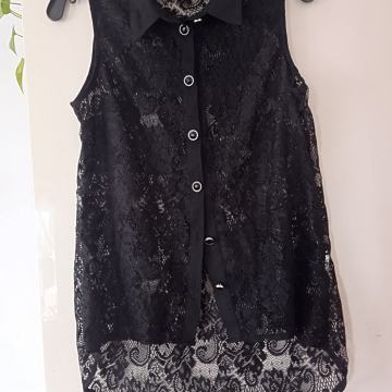 CRAZY WORLD ČRNO ČIPKASTA NOVA BLUZA S