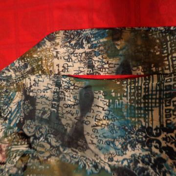 1- večrbarvna ženska majica ( velikost L)