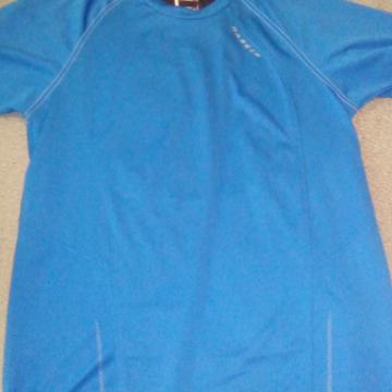 DARE 2 B VELIKOST S  CEN 5,5 EUR TEL 070 604 547