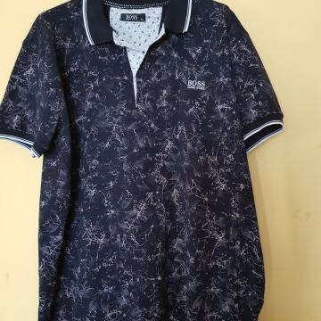 HUGO BOSS ORIGINAL ČRNO PISANA MAJCA XL