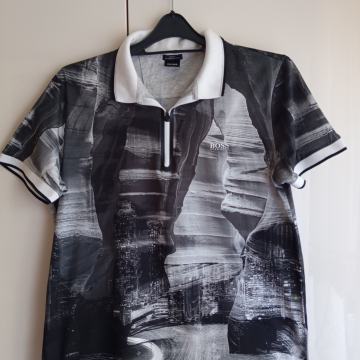 HUGO BOSS  ORIGINAL ČRNO SIVA  MAJCA - KOT NOVA M /L