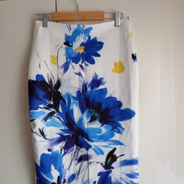 NOVO BELO MODRO CVETLIČNO KRILO S