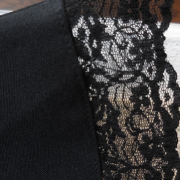 ČRNO KRILO S ČIPKO