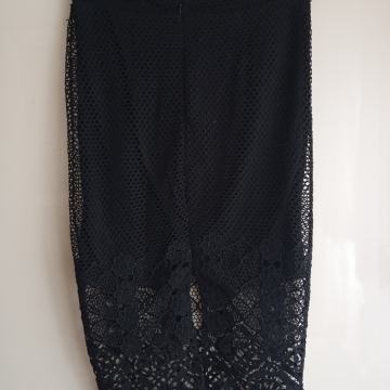ČRNO MREŽASTO KRILO S ČIPKO M