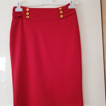 NOVO KRATKO RDEČE KRILO 36/38