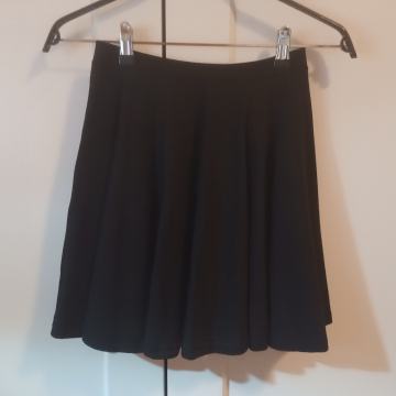 Tally Weijl črno krilo, št. 36