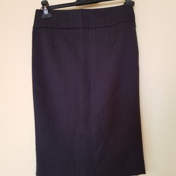 ZARA NOVO ČRNO ČRTASTO POSLOVNO KRILO S