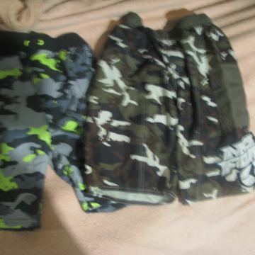 Fantovske kratke hlače z vojaškim vzorcem, vel.134-140, 2KOM
