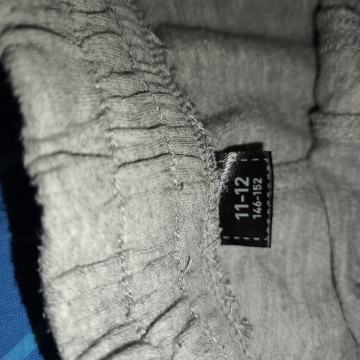 Kratke hlače za fante, št. 152