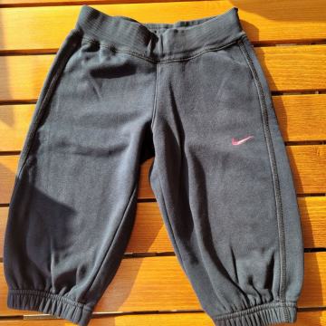 nike hlače 128-140 cm (8-10 let)