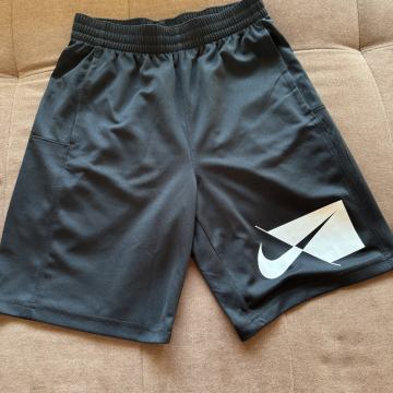 OTROŠKA KRATKE HLAČE NIKE - L oz. 147-158