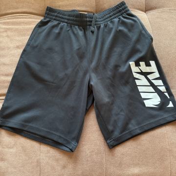 OTROŠKA KRATKE HLAČE NIKE - L oz. 147-158