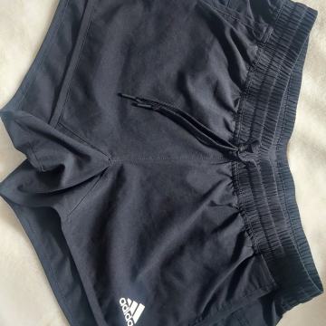 Adidas,športne kratke hlače,št.S