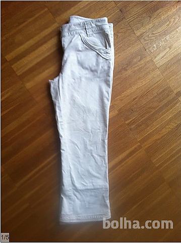 UGODNO! Atraktivne modne ženske 3/4 hlače CARACTERE