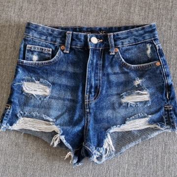 Jeans kratke hlače New Yorker št. XS