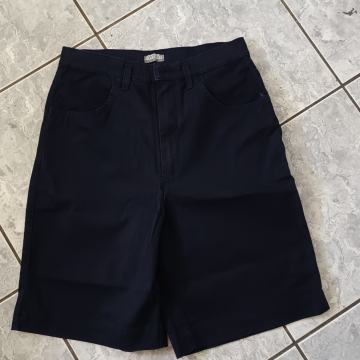 ženske kratke hlače št. 40