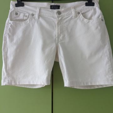 Ženske kratke hlače št 48/L obseg pasu 84cm