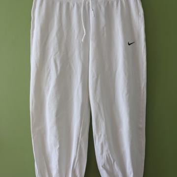 Ženske športne 3/4 hlače Nike št M