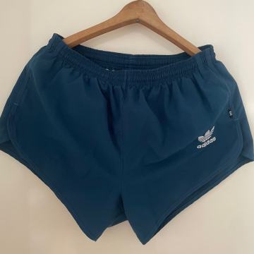 Adidias retro kratke hlače medium vintage
