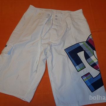 BELE,NOVE, ŠPORTNE KRATKE HLAČE Z NAPISOM