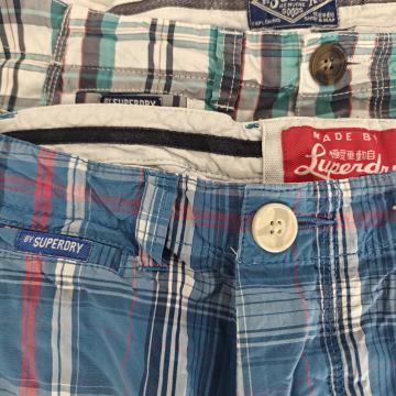 KARIRASTE POLETNE FANTOVSKE HLAČE - SUPERDRY - velikost M