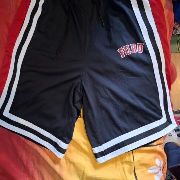 kratke hlače FUBU,bolj za Reperje