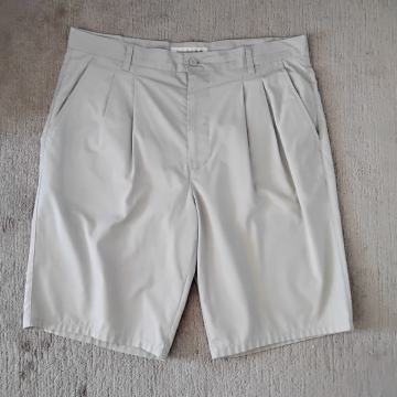 KRATKE HLAČE VELIKOST XL NOVO