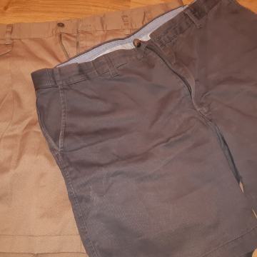 Kratke moške hlače 8 eur/2 kosa