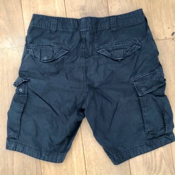 L.O.G.G.  kratke črne cargo hlače št. 32