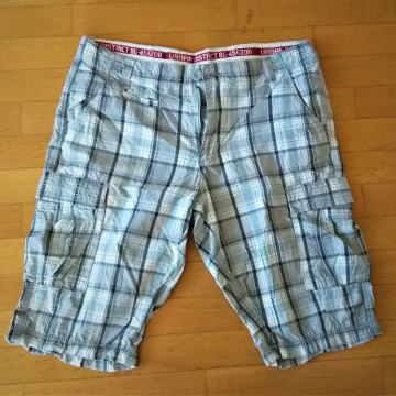 MOŠKE KRATKE HLAČE ŠT. 42