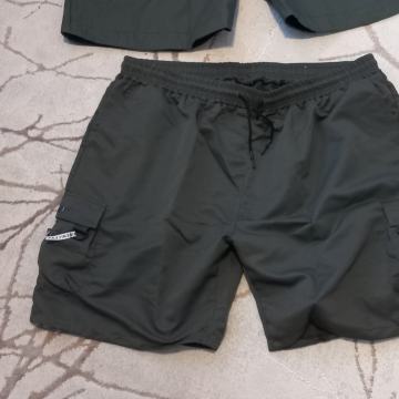 Prodam nove kratke hlače 2 kosa za močnejše 6XL