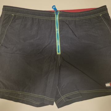 Tommy Hilfiger kratke hlače vel.M