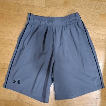UNDER ARMOUR - Moške kratke hlače (S/M)
