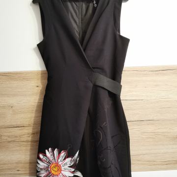Desigual ženska obleka št. 40.
