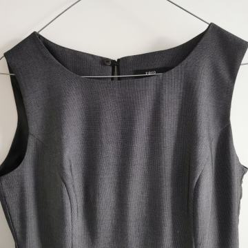 Elegantna poslovna obleka znamke Zero