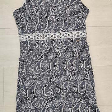 MARX št. 34 / 36 ( XS ) čipkasta obleka KOT NOVA